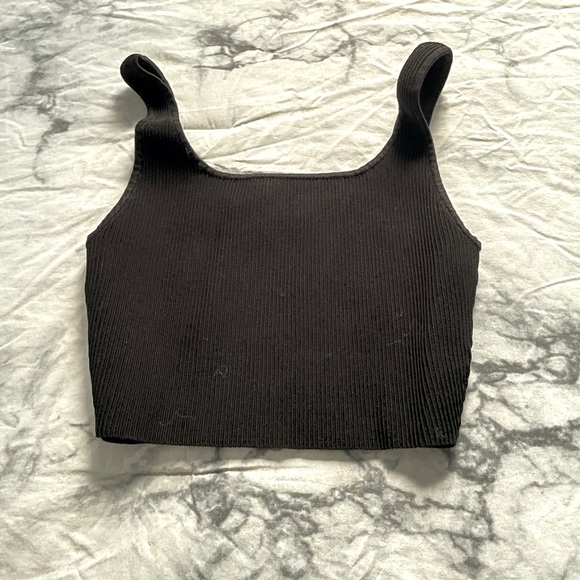 Selling clothes from Aritzia. Message for details, I am open to negotiations! - Picture 3 of 10